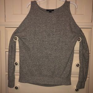 Open shoulder soft blouse